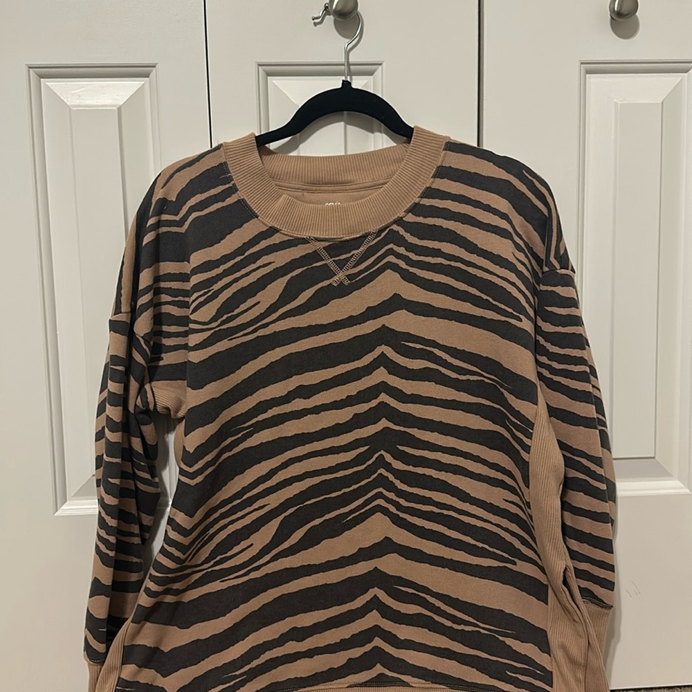 Zebra print crew neck